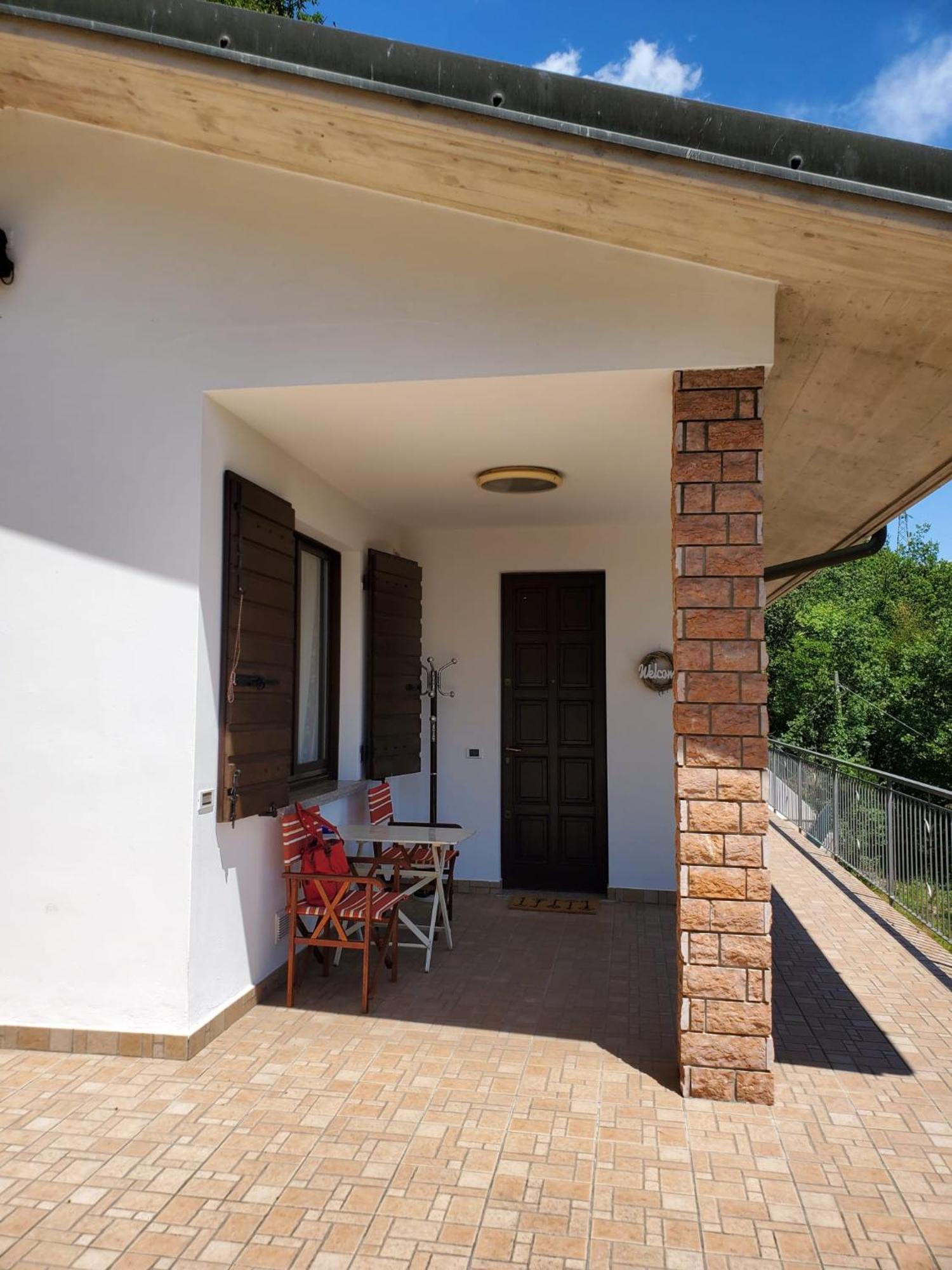 Garda Sunshine Apartment ตอสโกลาโน มาแดร์โน ภายนอก รูปภาพ