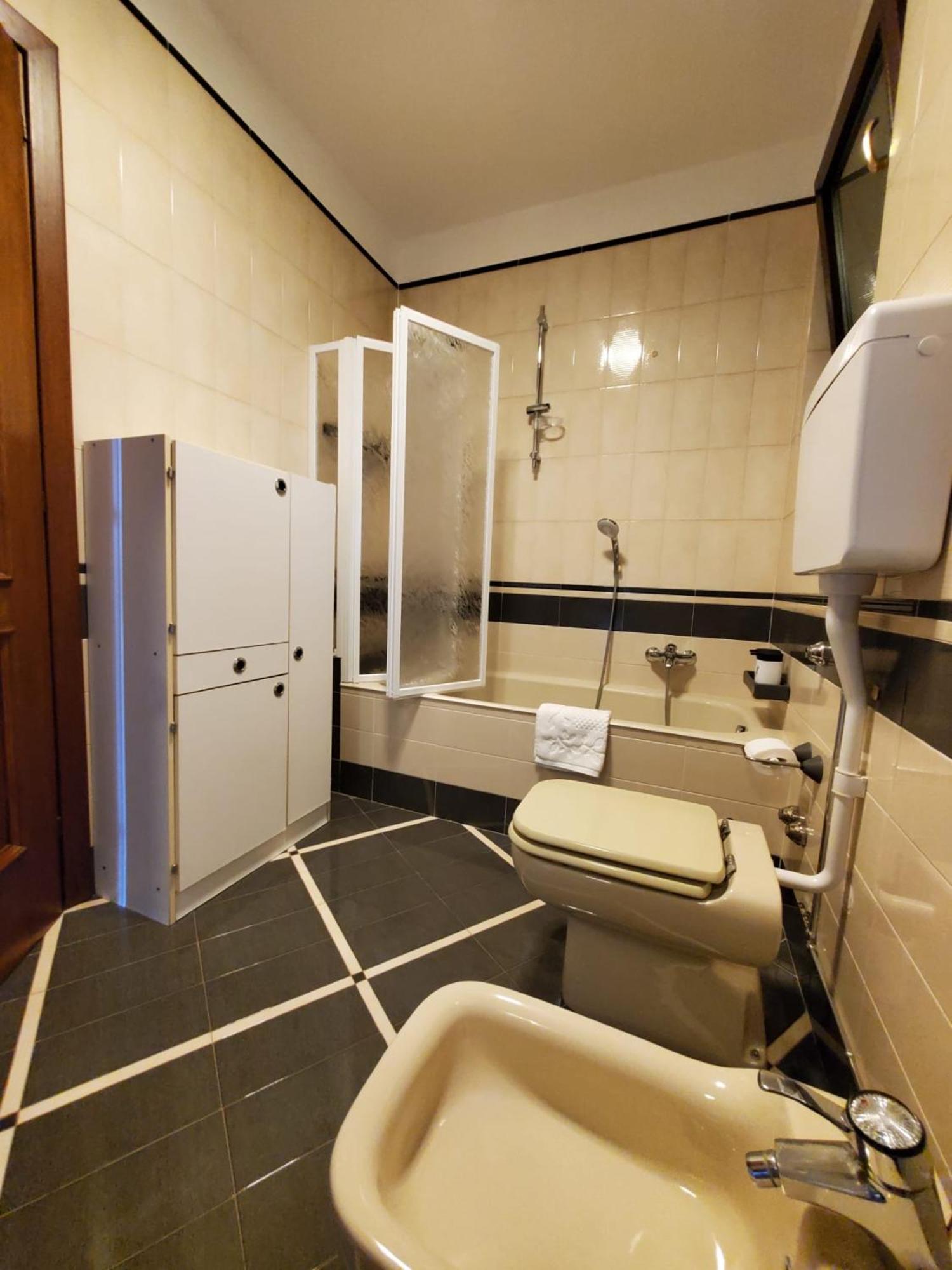 Garda Sunshine Apartment ตอสโกลาโน มาแดร์โน ภายนอก รูปภาพ