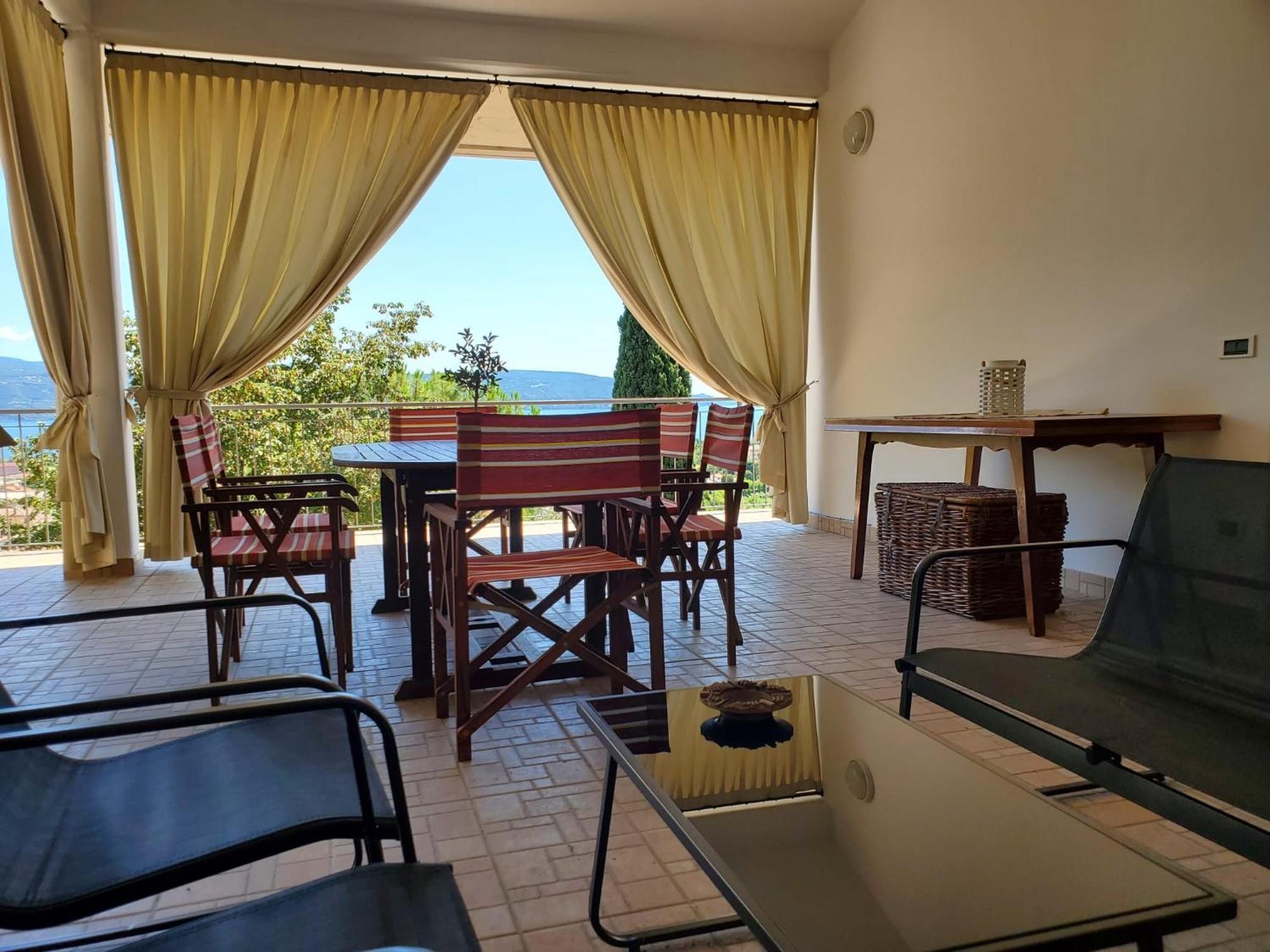 Garda Sunshine Apartment ตอสโกลาโน มาแดร์โน ภายนอก รูปภาพ