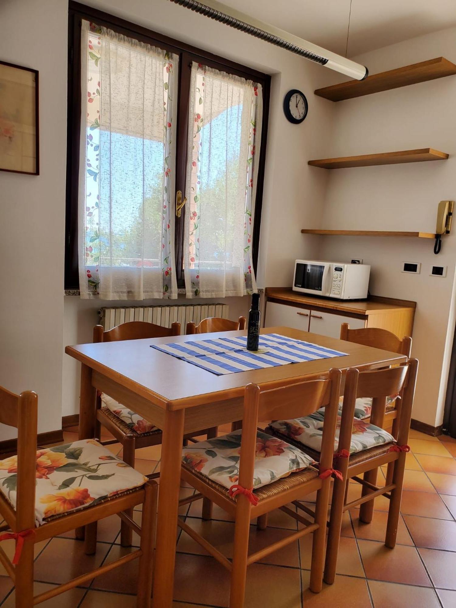Garda Sunshine Apartment ตอสโกลาโน มาแดร์โน ภายนอก รูปภาพ